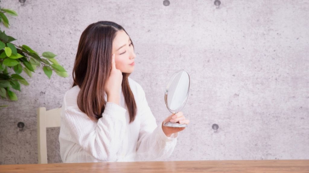 アイプチでかぶれた時の対処法！まぶたがかぶれる原因や綺麗な二重になる方法