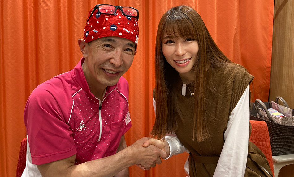 福田慶三医師と患者様のツーショット